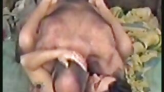 लोभी फ्रॉ कम डेझर्ट श्यामला पीओव्ही कॅमेरावर मोठा लंड चोखण्याचा आनंद घेते. तिचे डोके चोखण्यात कुशल आहे आणि ती पूर्वी कोणी नाही असे कोंबडा गिळते.