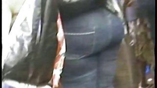अप्रतिम लांब केसांचा काळा डोके तिच्या ओलसर मांजर मागून fucked नाही